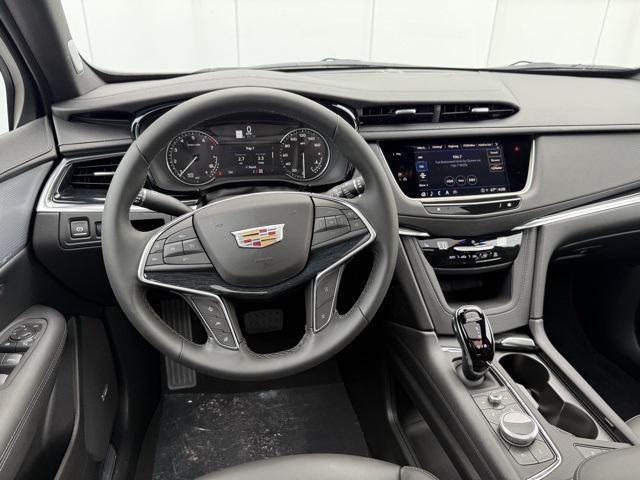 new 2025 Cadillac XT5 car, priced at $54,365