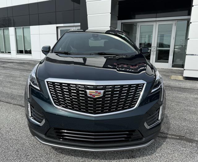 new 2025 Cadillac XT5 car, priced at $54,365