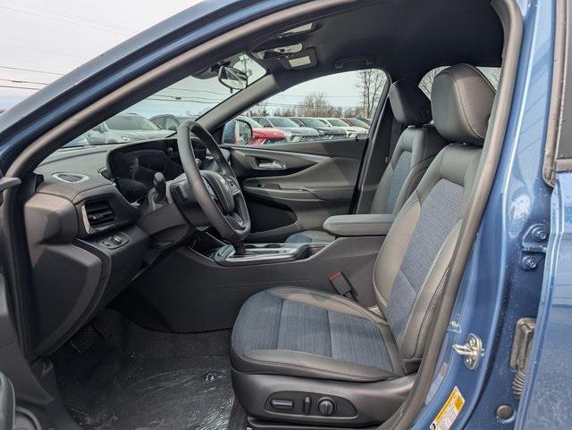 new 2025 Buick Envista car, priced at $26,680