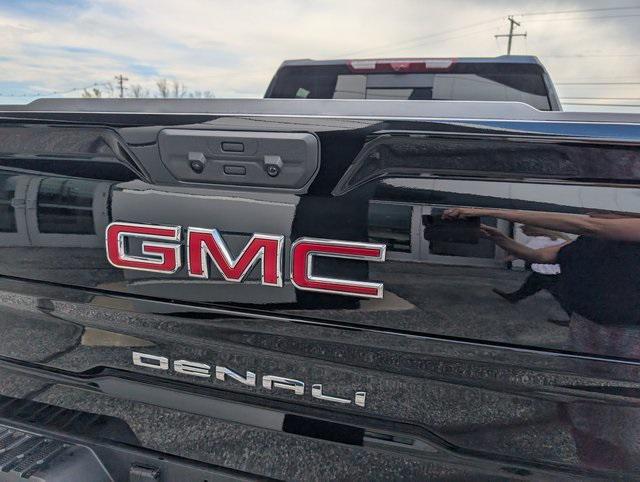 new 2025 GMC Sierra 1500 car, priced at $73,075