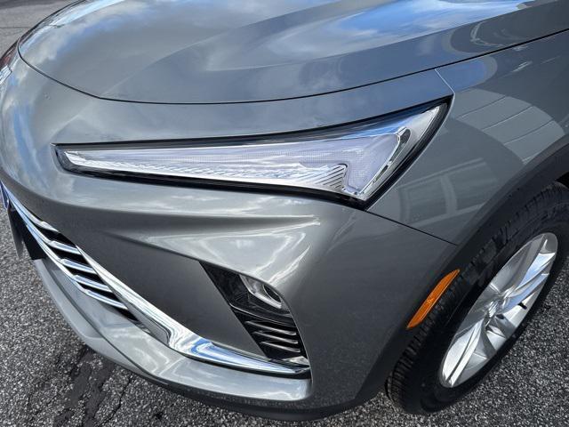 new 2025 Buick Envista car, priced at $25,471