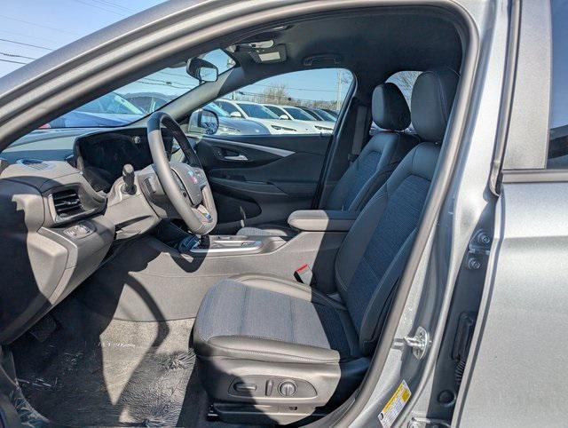 new 2025 Buick Envista car, priced at $26,930