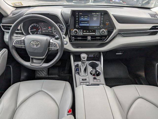 used 2022 Toyota Highlander car, priced at $37,398