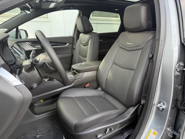 new 2025 Cadillac XT5 car, priced at $56,790