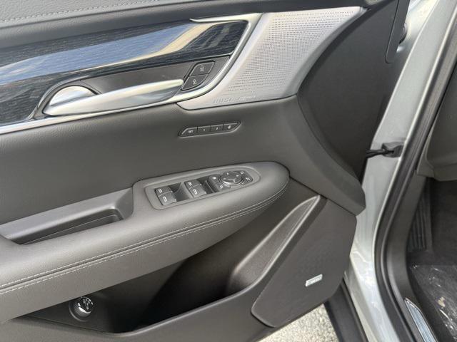 new 2025 Cadillac XT5 car, priced at $56,790
