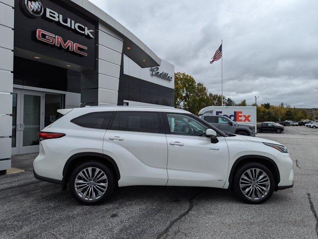 used 2021 Toyota Highlander Hybrid car, priced at $39,898