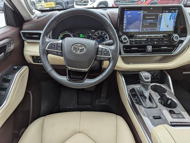 used 2021 Toyota Highlander Hybrid car, priced at $39,898