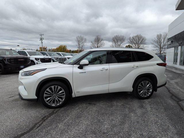 used 2021 Toyota Highlander Hybrid car, priced at $39,898