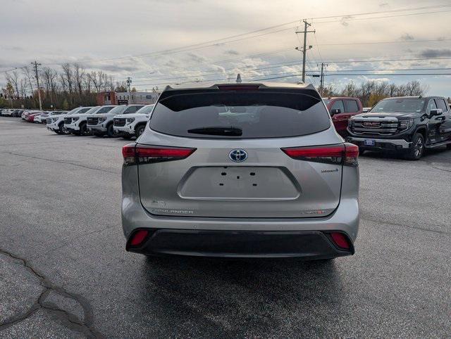 used 2022 Toyota Highlander Hybrid car, priced at $46,498