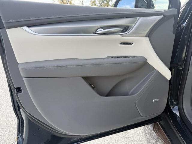 new 2025 Cadillac XT5 car, priced at $54,915