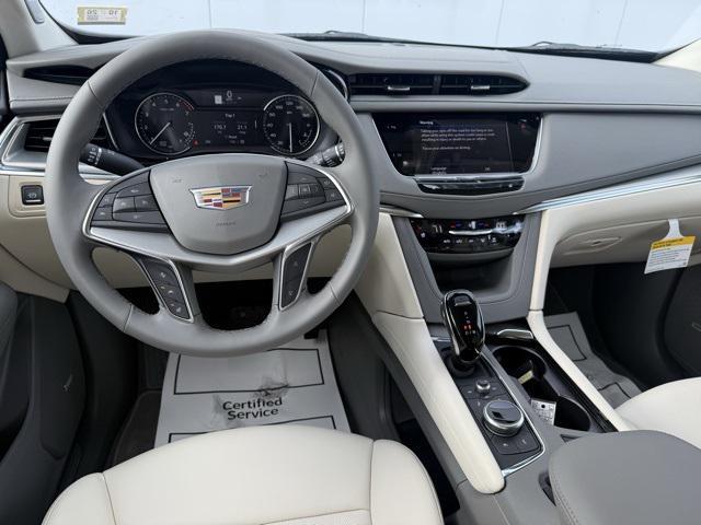 new 2025 Cadillac XT5 car, priced at $54,915