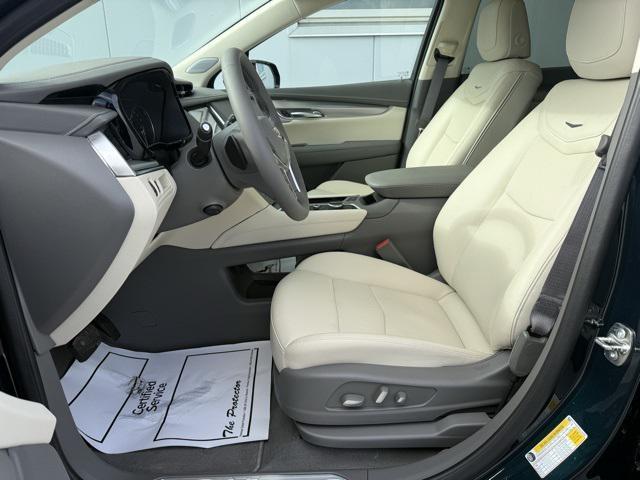 new 2025 Cadillac XT5 car, priced at $54,915