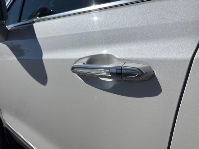 used 2019 Cadillac XT5 car, priced at $24,498