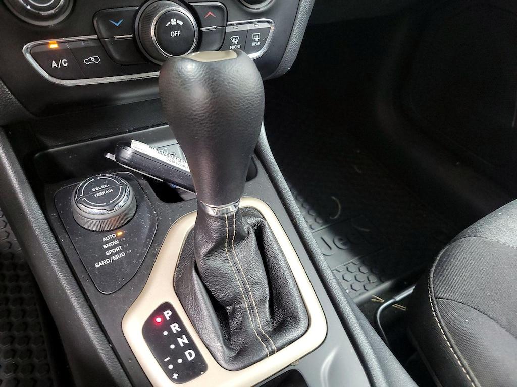 used 2014 Jeep Cherokee car, priced at $11,998