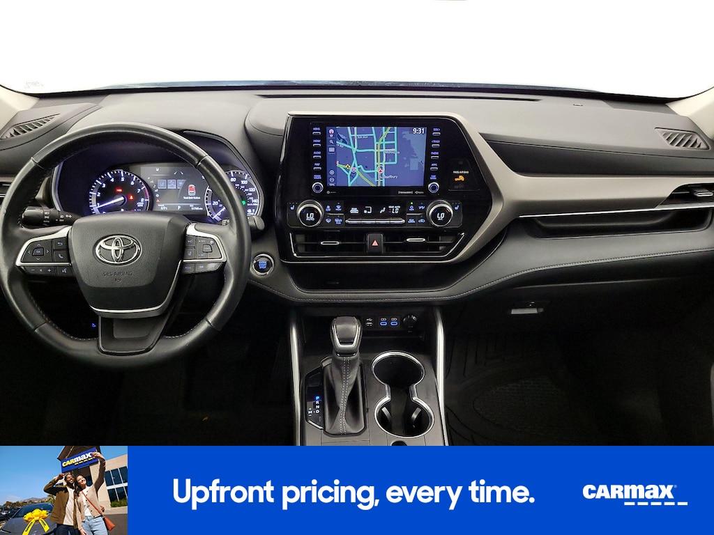 used 2022 Toyota Highlander car, priced at $31,998
