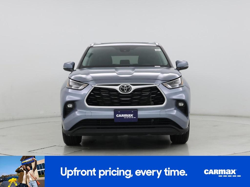used 2022 Toyota Highlander car, priced at $31,998