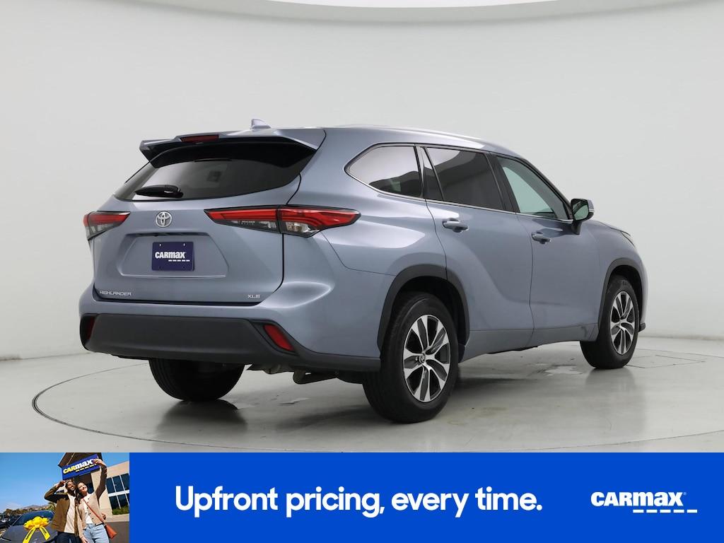 used 2022 Toyota Highlander car, priced at $31,998