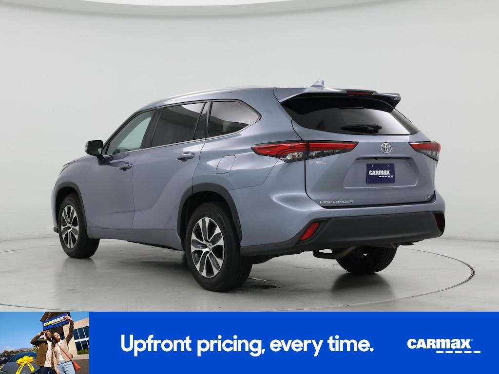 used 2022 Toyota Highlander car, priced at $31,998