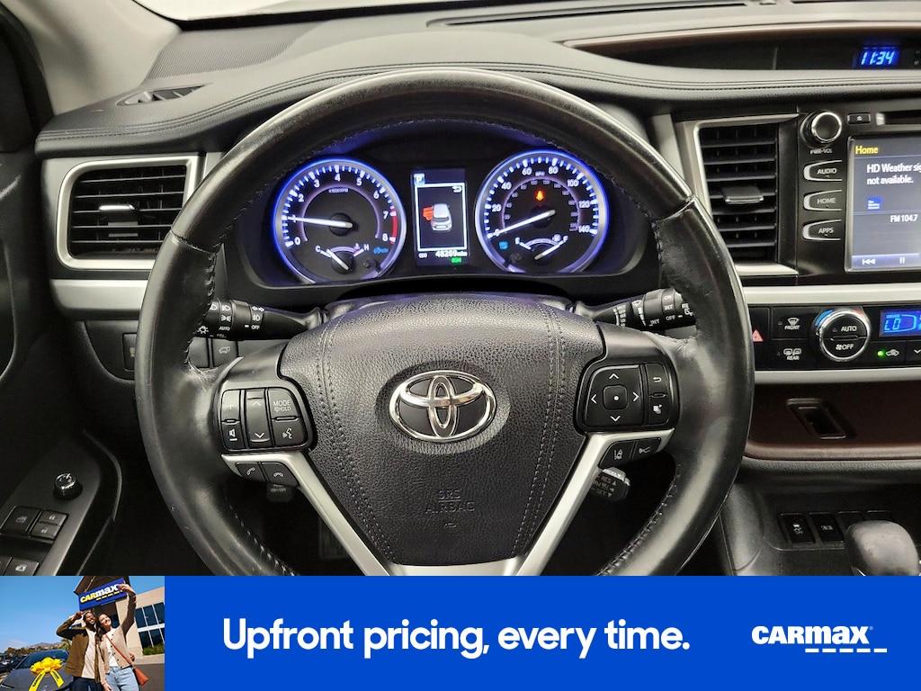 used 2019 Toyota Highlander car, priced at $27,998