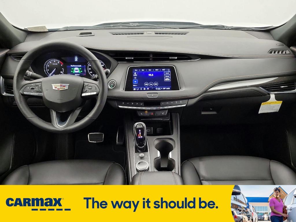 used 2022 Cadillac XT4 car, priced at $27,998