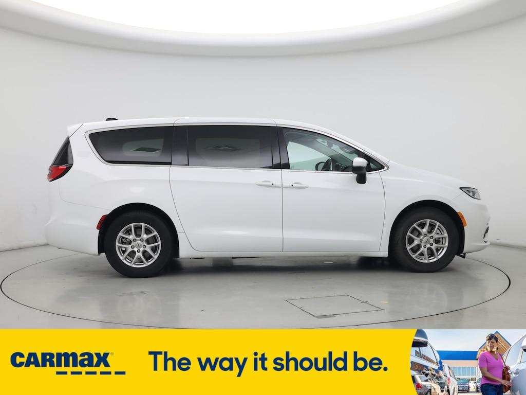 used 2023 Chrysler Pacifica car, priced at $24,998