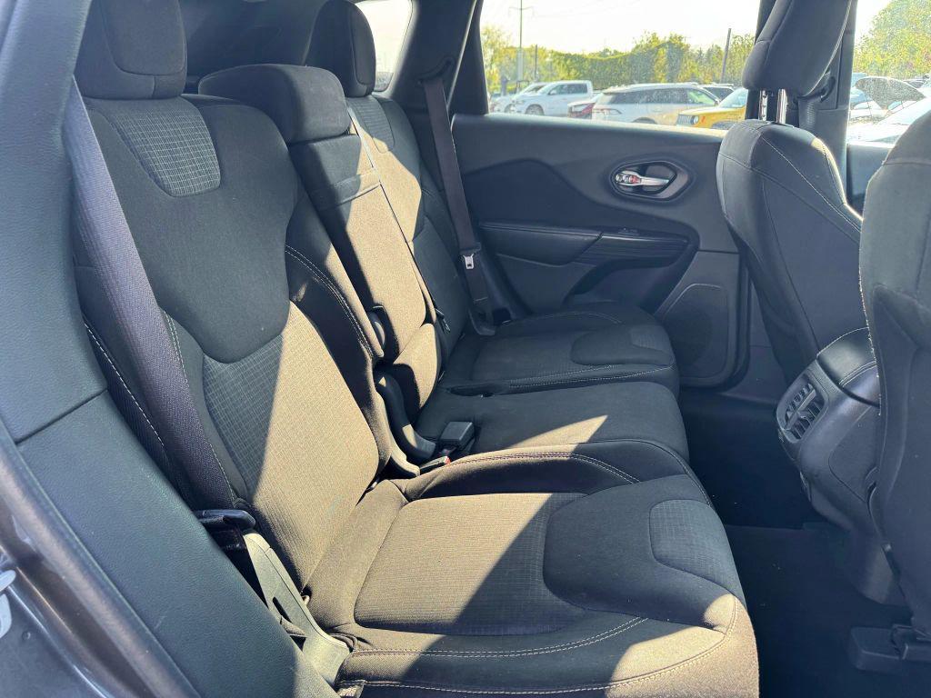 used 2015 Jeep Cherokee car, priced at $4,995