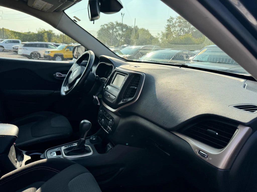 used 2015 Jeep Cherokee car, priced at $4,995