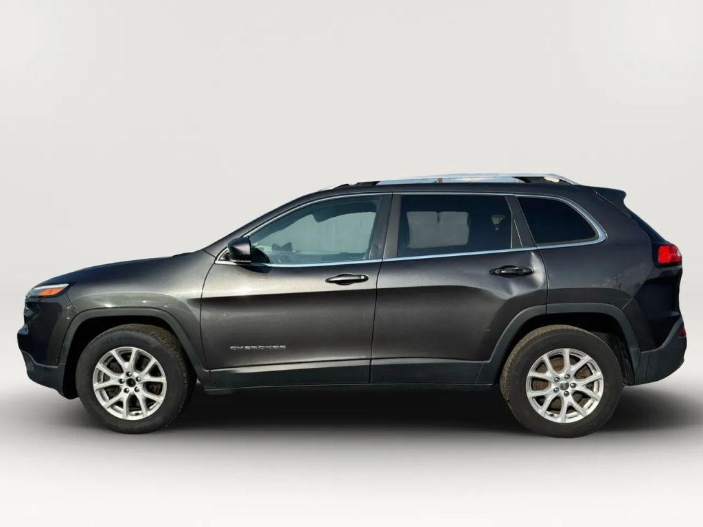 used 2015 Jeep Cherokee car, priced at $4,995