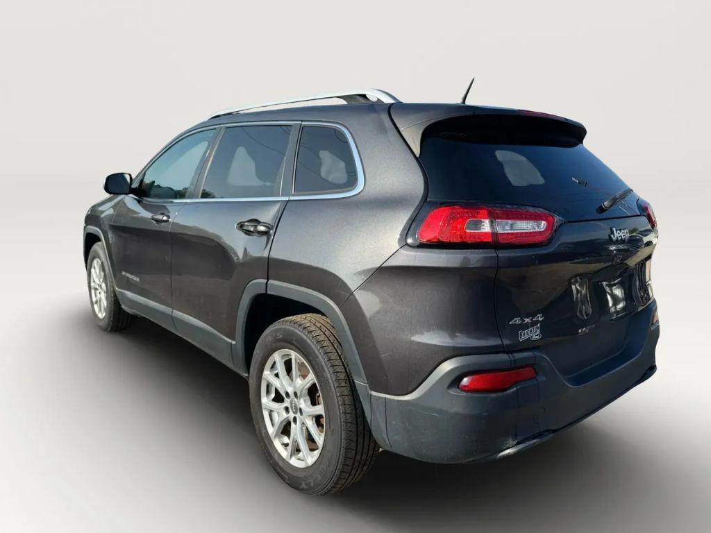 used 2015 Jeep Cherokee car, priced at $4,995