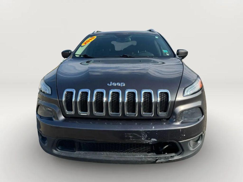 used 2015 Jeep Cherokee car, priced at $4,995