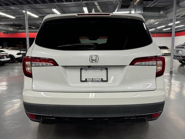 used 2022 Honda Pilot car, priced at $28,995