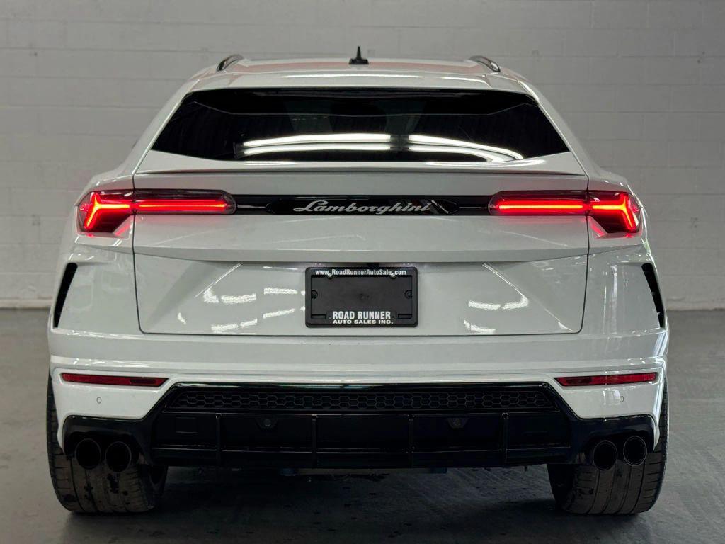 used 2021 Lamborghini Urus car, priced at $174,995