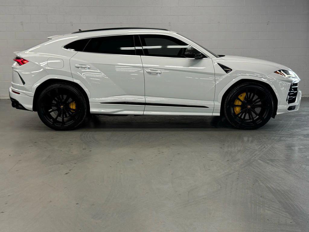 used 2021 Lamborghini Urus car, priced at $174,995