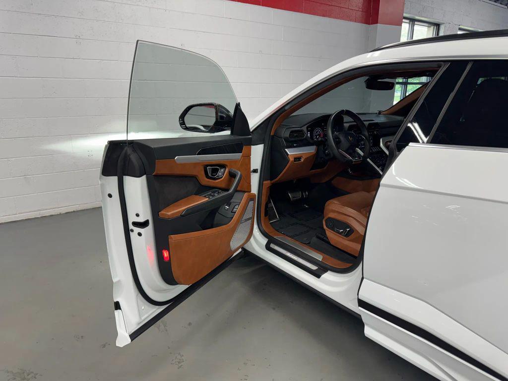 used 2021 Lamborghini Urus car, priced at $174,995
