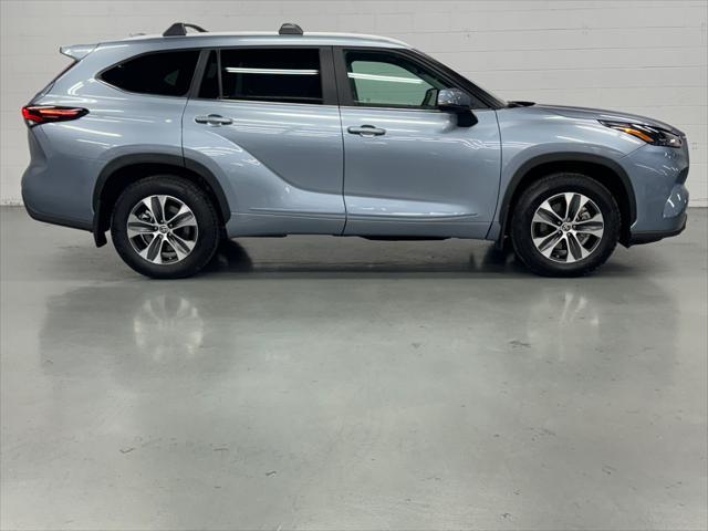 used 2024 Toyota Highlander car, priced at $35,995