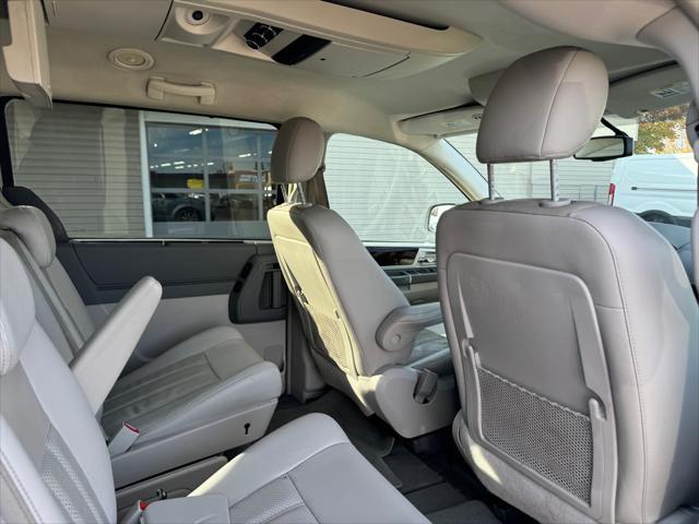 used 2009 Chrysler Town & Country car, priced at $2,999