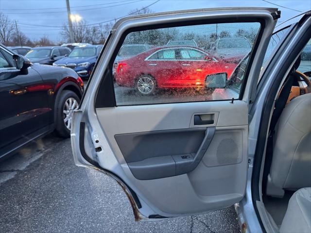 used 2009 Ford Focus car, priced at $3,395