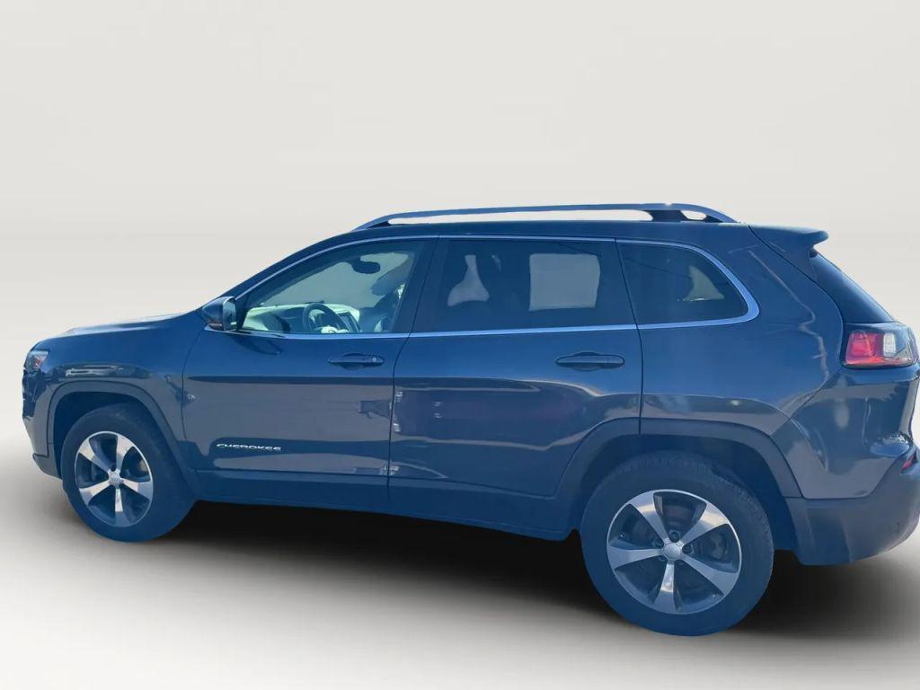 used 2019 Jeep Cherokee car, priced at $10,995
