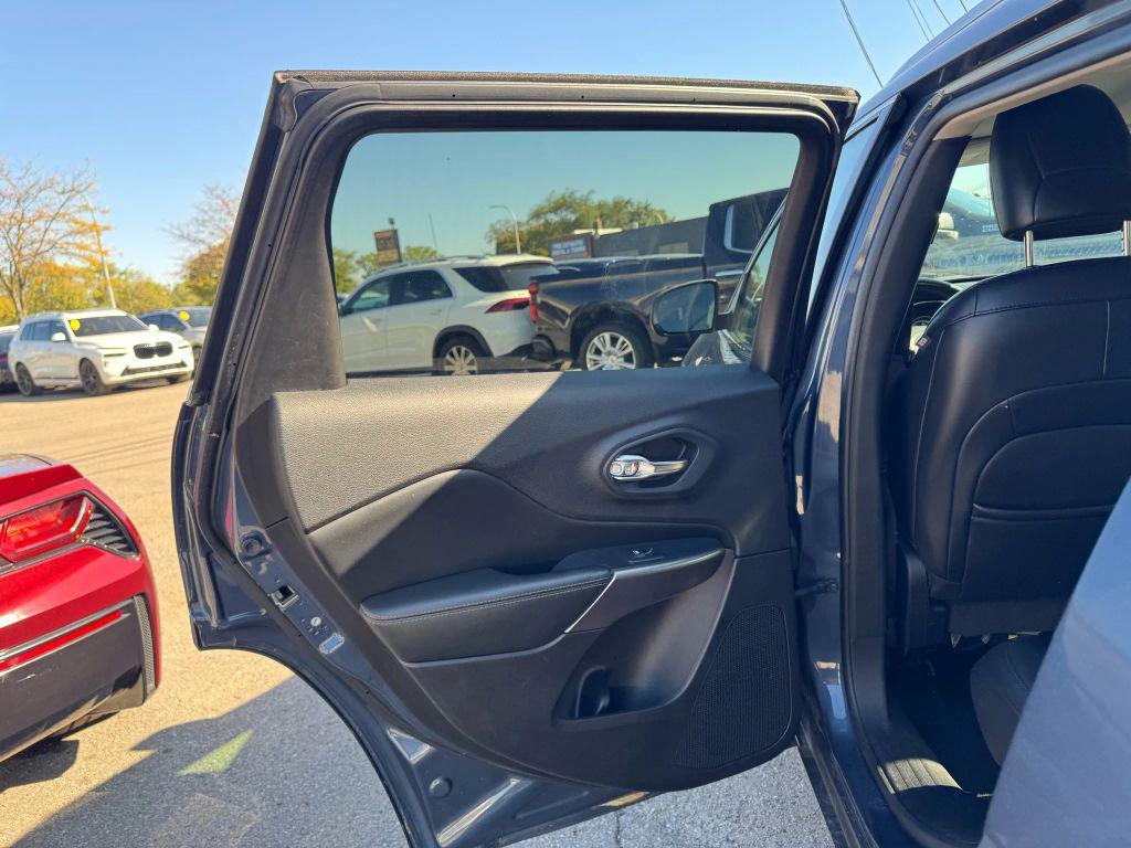 used 2019 Jeep Cherokee car, priced at $10,995
