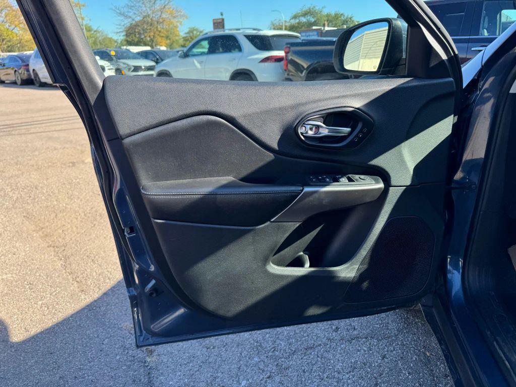 used 2019 Jeep Cherokee car, priced at $10,995