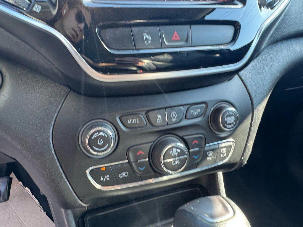 used 2019 Jeep Cherokee car, priced at $10,995