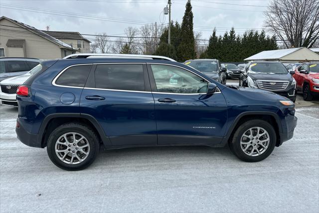 used 2018 Jeep Cherokee car, priced at $12,995