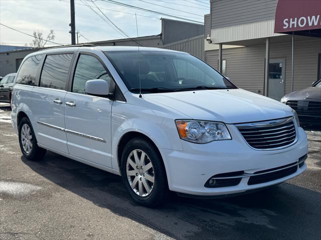 used 2016 Chrysler Town & Country car