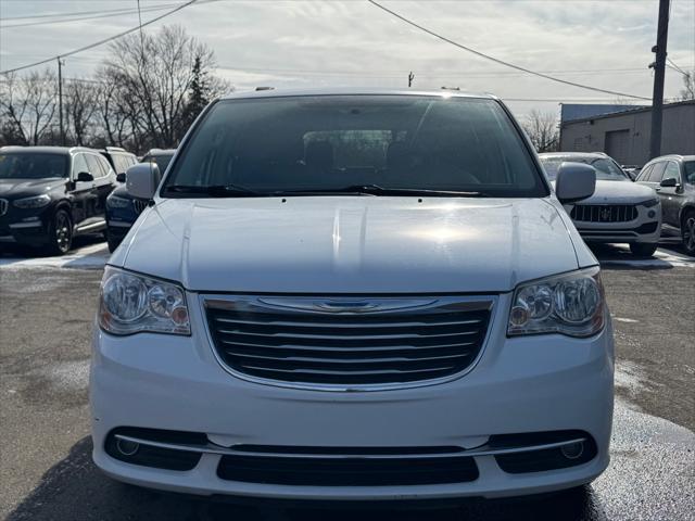 used 2016 Chrysler Town & Country car