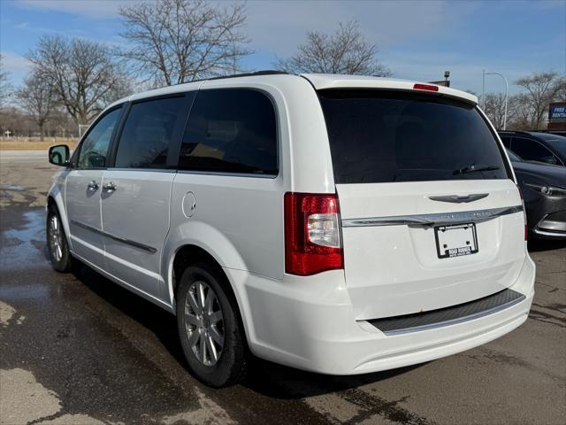 used 2016 Chrysler Town & Country car