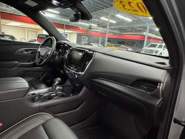 used 2023 Chevrolet Traverse car, priced at $31,995