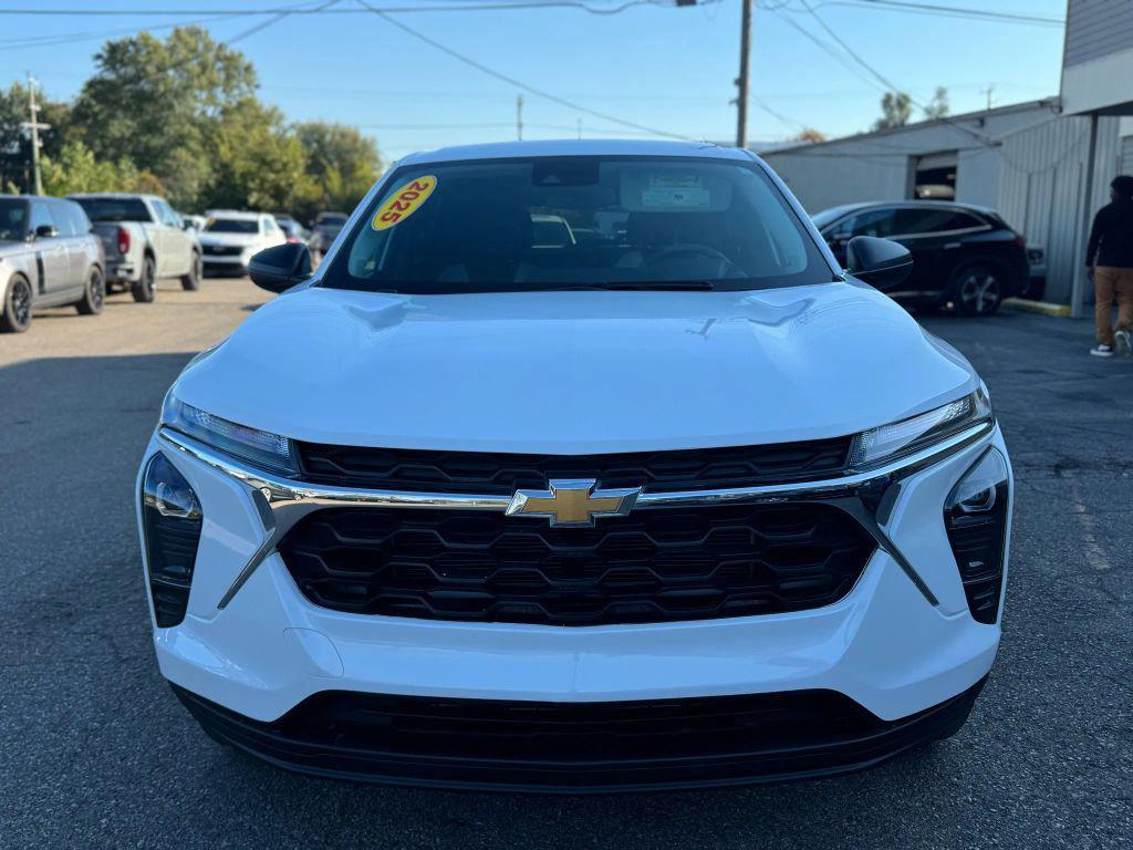 used 2025 Chevrolet Trax car, priced at $17,500