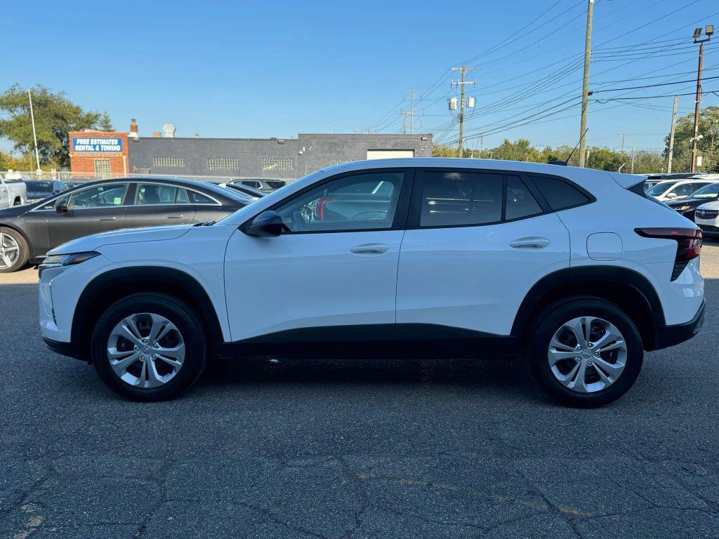 used 2025 Chevrolet Trax car, priced at $17,500