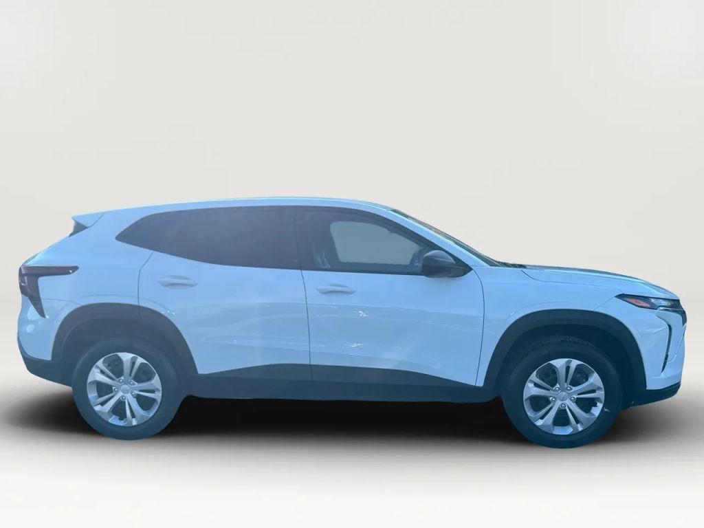 used 2025 Chevrolet Trax car, priced at $17,500
