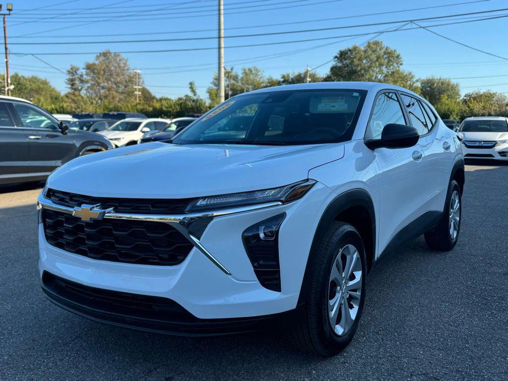 used 2025 Chevrolet Trax car, priced at $17,500